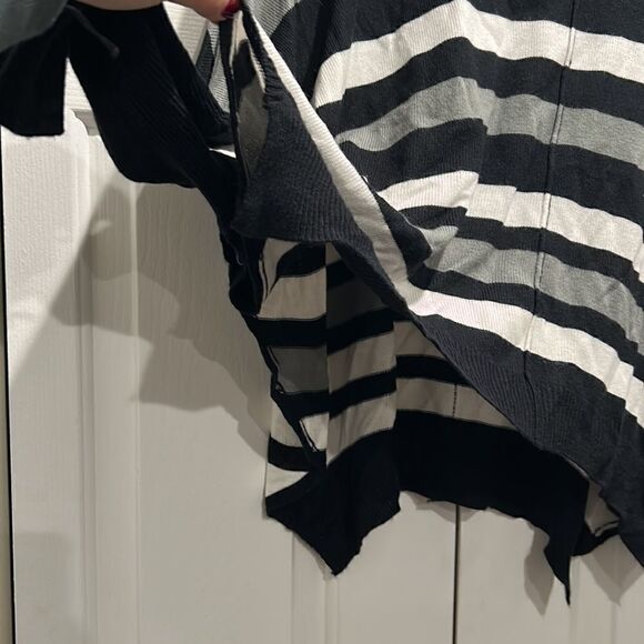 RD Style Striped Sweater, Size Medium - Picture 4 of 9